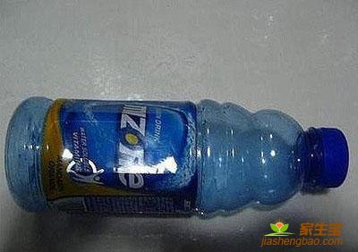 пластиковая бутылка для цветочного горшка
