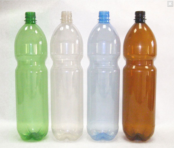 бутылки для мусорного бака разных цветов
